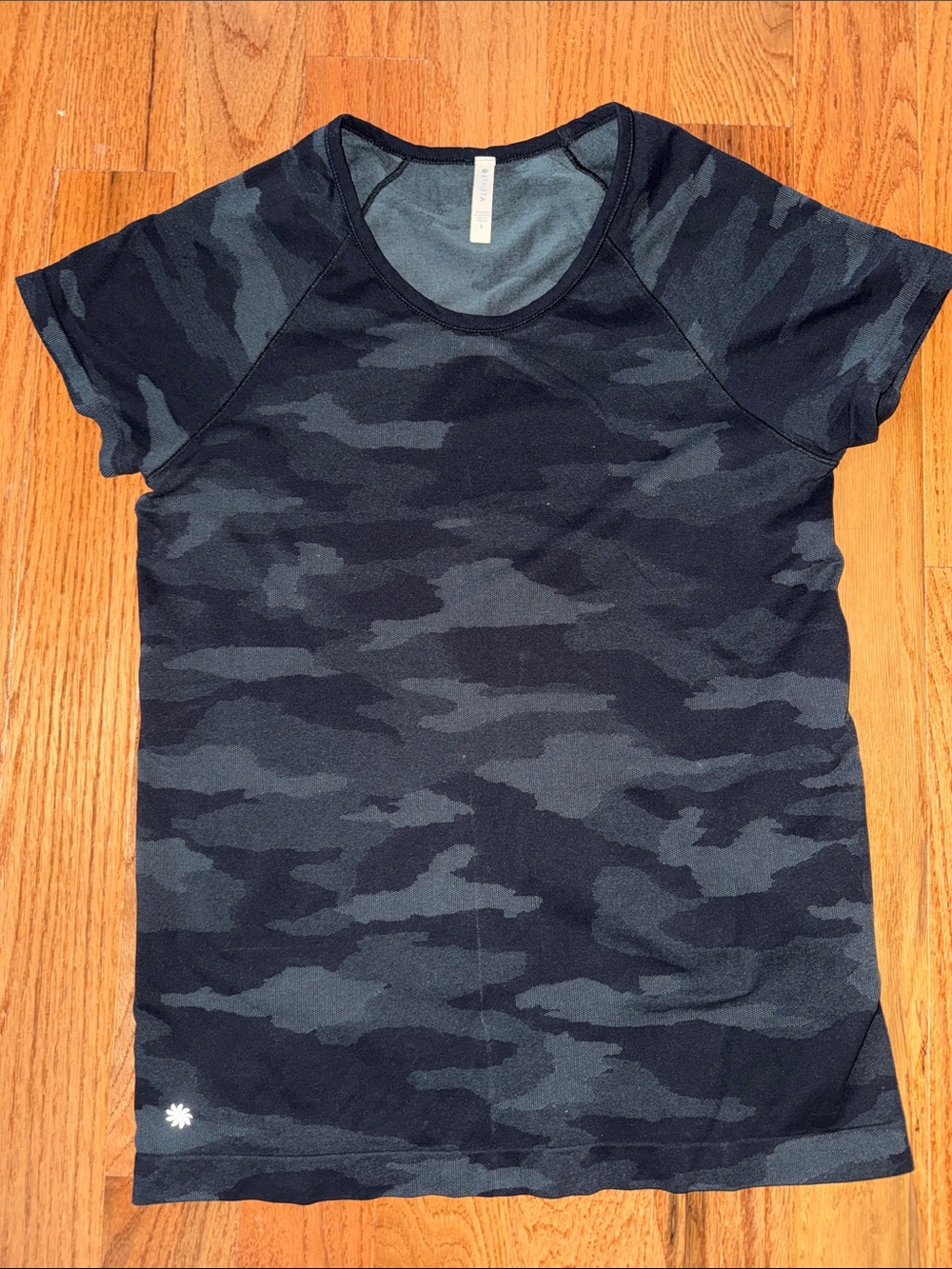 Athleta Women's Short Sleeve Camo Tee in Black & Gray